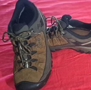 Keen Men's Brown and Black Athletic Shoes